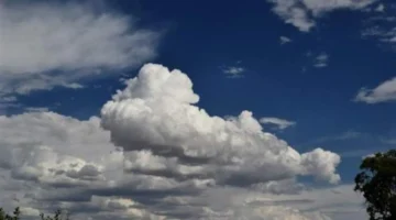 أجواء غائمة.. الأرصاد تكشف تأثير السحب على درجات الحرارة في عدة مناطق متباينة